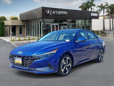 Certified 2023 Hyundai Elantra Limited w/ Cargo Package FWD image 7