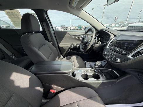 Used 2021 Chevrolet Malibu LT FWD image 15