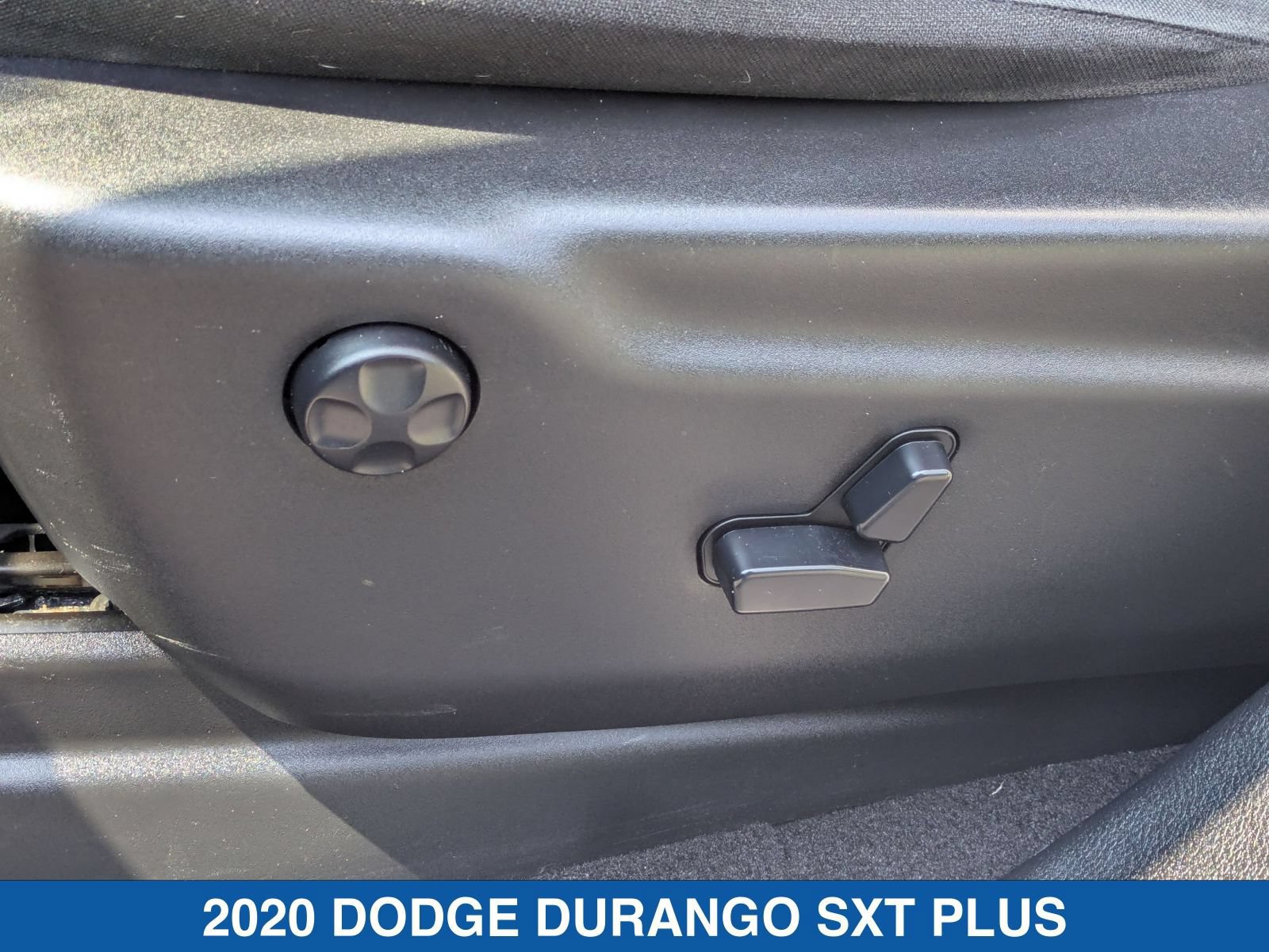 Used 2020 Dodge Durango SXT AWD/4WD image 27
