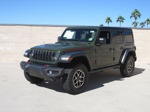 Used 2024 Jeep Wrangler Unlimited Rubicon w/ Technology Group image 1