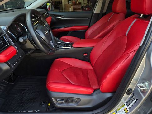 Used 2019 Toyota Camry XSE FWD image 17