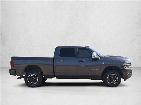 Used 2025 RAM 2500 Laramie AWD/4WD image 4