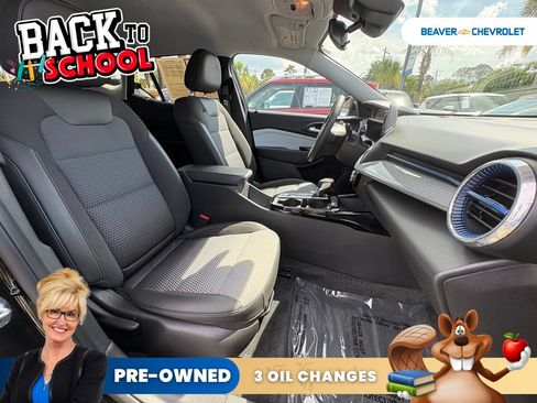 Used 2025 Chevrolet Trax LT FWD image 23