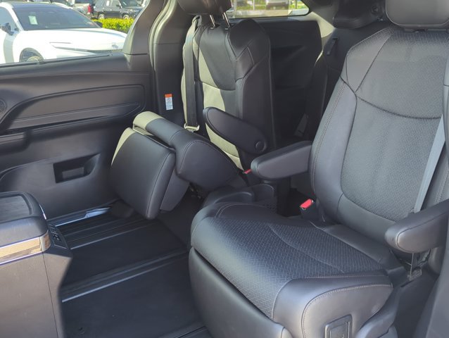 Used 2026 Toyota Sienna Platinum AWD/4WD image 22