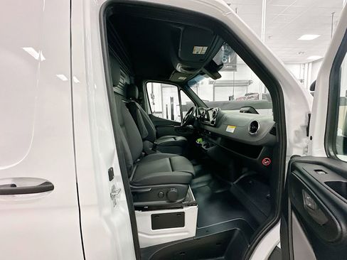 New 2026 Mercedes-Benz Sprinter 2500 image 27