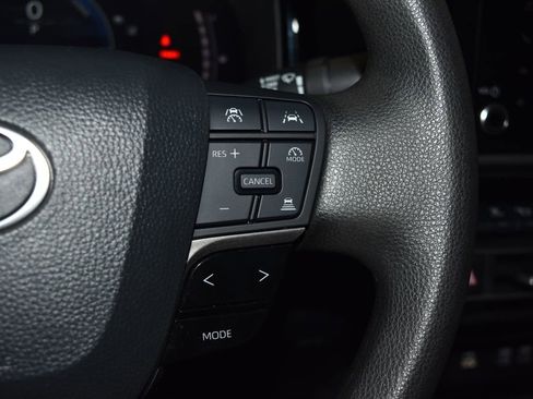 Used 2025 Toyota Camry LE image 9