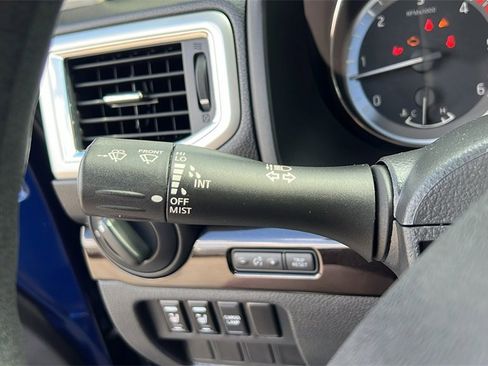 Used 2017 Nissan Titan SV image 15