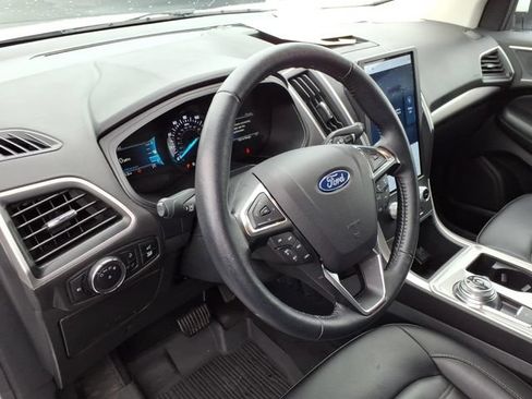 Certified 2024 Ford Edge SEL w/ Convenience Package AWD/4WD image 17