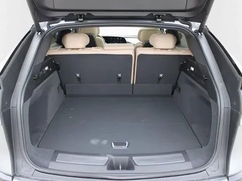 New 2024 Cadillac Lyriq Luxury w/ Nappa Leather Package image 18