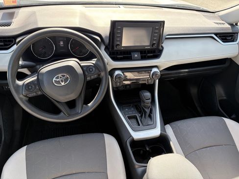 Used 2022 Toyota RAV4 XLE FWD image 13