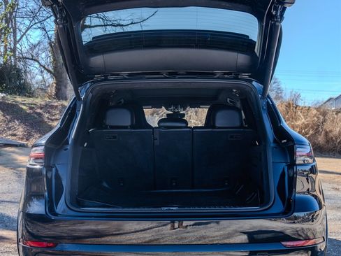 Used 2019 Porsche Cayenne Turbo w/ Sportdesign Package image 9