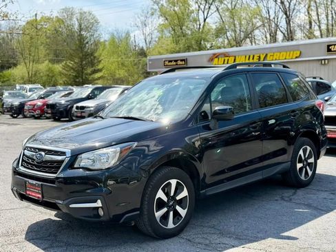 Used 2017 Subaru Forester 2.5i Premium AWD/4WD image 4