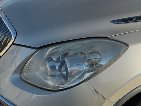 Used 2011 Buick Enclave CXL image 9