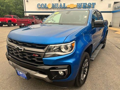 Used 2022 Chevrolet Colorado Z71 AWD/4WD image 2