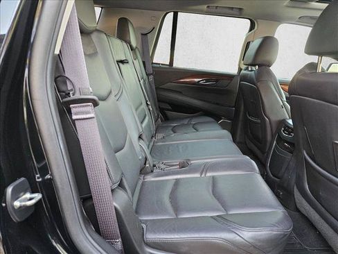Used 2015 Cadillac Escalade Luxury AWD/4WD image 14