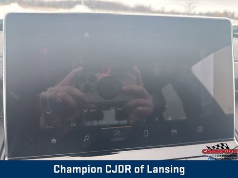 Used 2025 Jeep Compass Trailhawk image 28