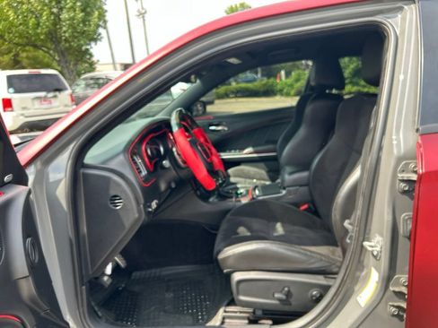 Used 2019 Dodge Charger R/T w/ Plus Group RWD image 18