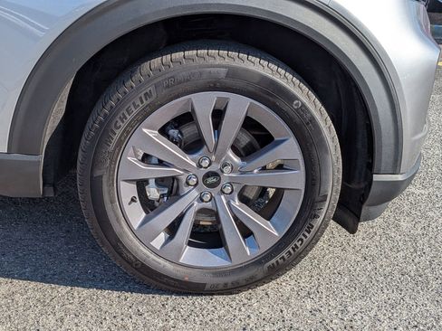 Certified 2022 Ford Explorer XLT w/ Equipment Group 202A image 12