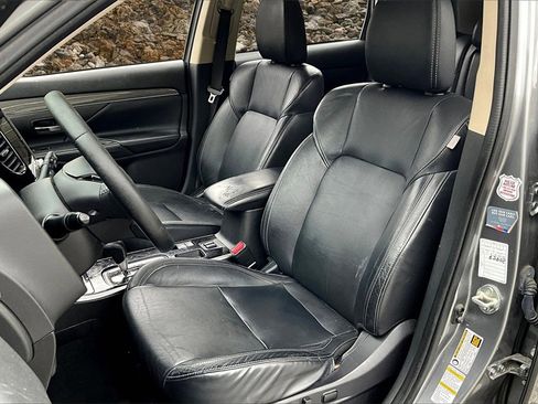 Used 2020 Mitsubishi Outlander SEL image 13