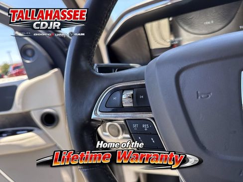 Used 2019 Lincoln Navigator Reserve AWD/4WD image 17