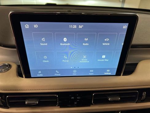 Used 2023 Lincoln Aviator AWD w/ Premium Package image 10