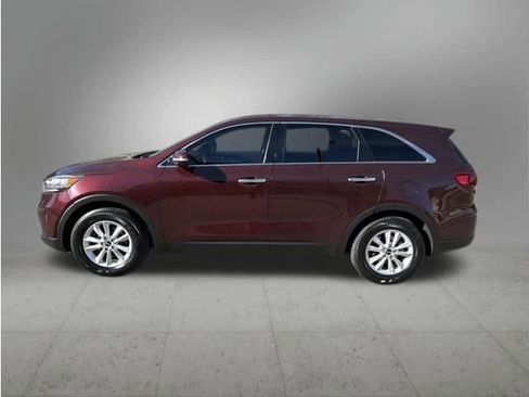 Used 2019 Kia Sorento FWD image 2