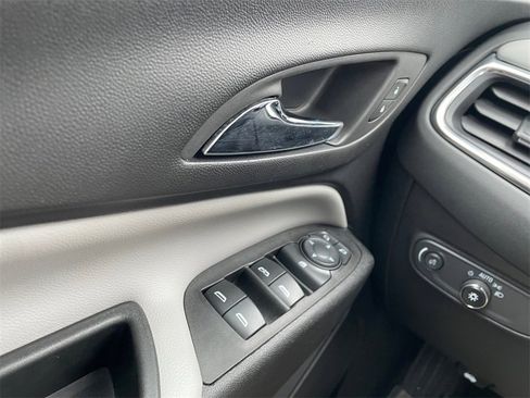 Used 2022 Chevrolet Equinox LT image 20