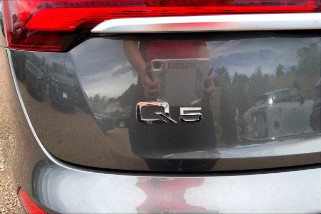 Used 2023 Audi Q5 e Premium w/ Convenience Package AWD/4WD image 8