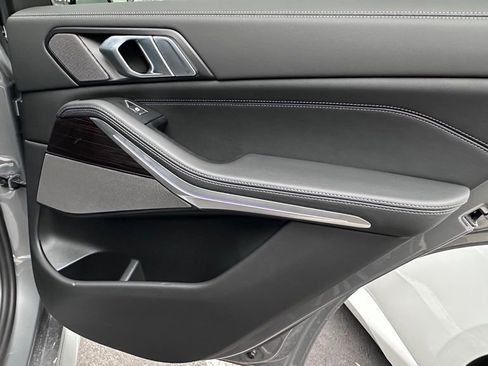 Used 2026 BMW X5 xDrive40i w/ M Sport Package image 8