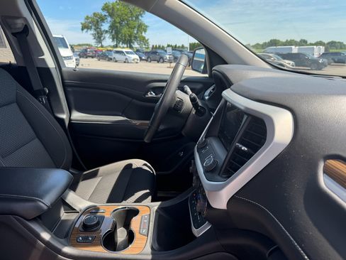 Used 2023 GMC Acadia SLE w/ Driver Convenience Package FWD image 15