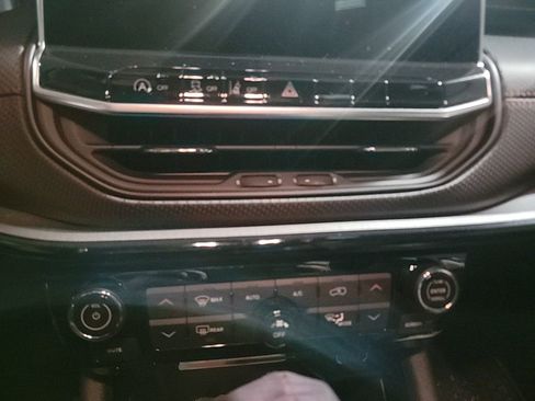 Used 2022 Jeep Compass Trailhawk w/ Trailhawk Elite Group image 18