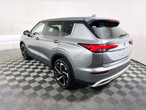 Used 2023 Mitsubishi Outlander SE AWD/4WD image 5