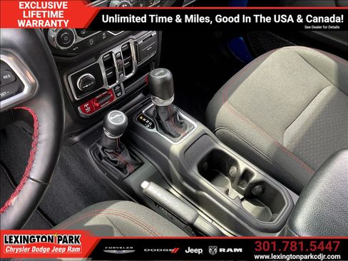 Used 2023 Jeep Wrangler Unlimited Rubicon w/ Cold Weather Group AWD/4WD image 17