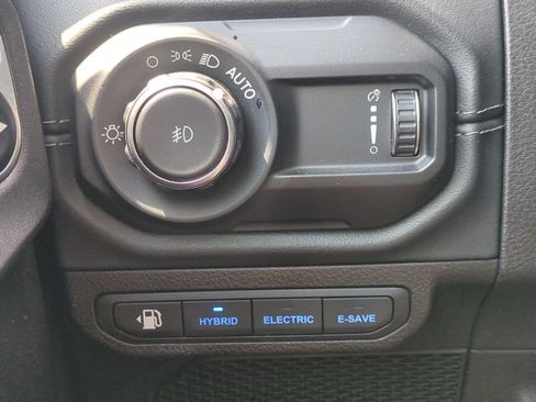 Used 2024 Jeep Wrangler Unlimited Rubicon 4xe AWD/4WD image 26