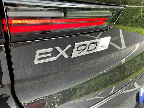 New 2025 Volvo EX90 Plus AWD/4WD image 9