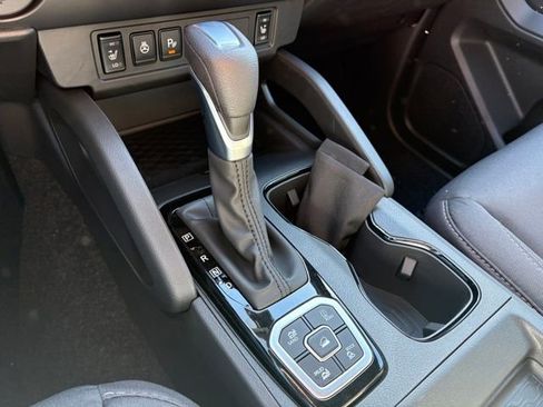 Used 2026 Nissan Frontier SV w/ All-Weather Content Package AWD/4WD image 19