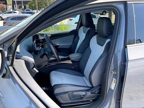 Used 2023 Volkswagen ID.4 Pro RWD image 8
