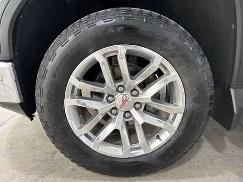 Used 2019 GMC Sierra 1500 SLT w/ SLT Premium Plus Package AWD/4WD image 32