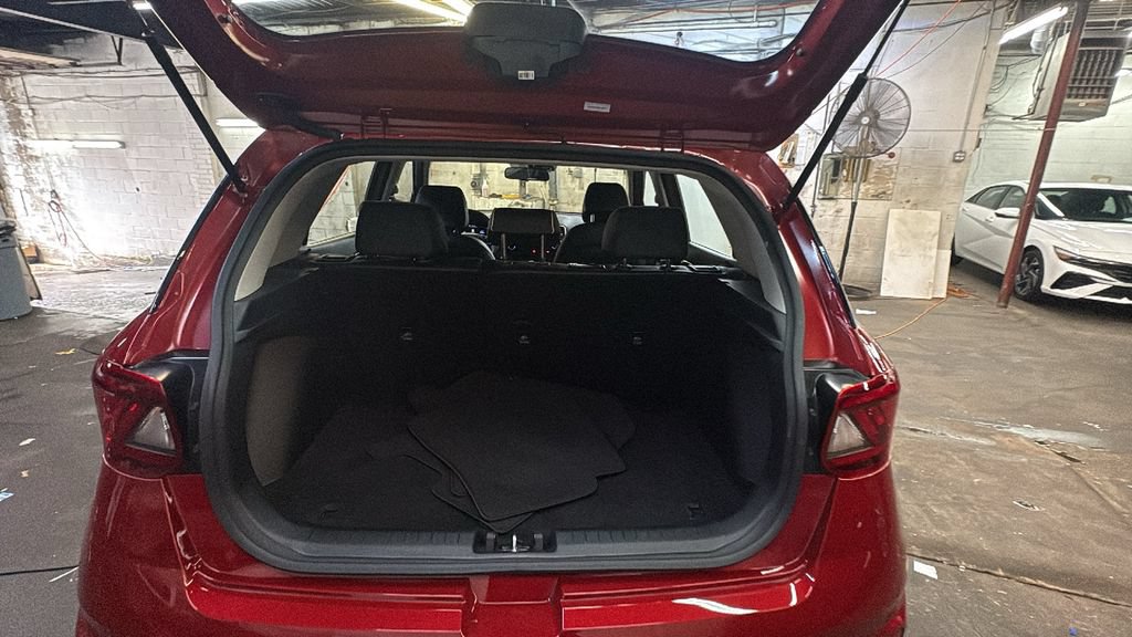 Used 2025 Hyundai Venue Limited FWD image 31