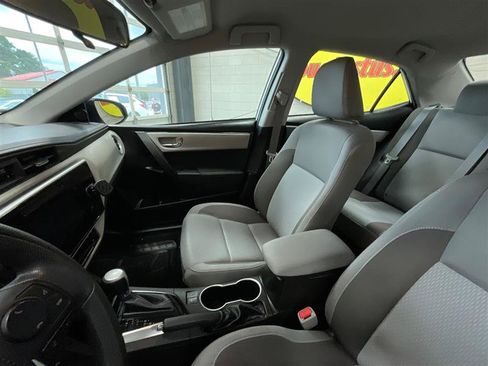Used 2018 Toyota Corolla LE FWD image 12