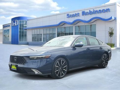 Certified 2025 Honda Accord Touring image 2