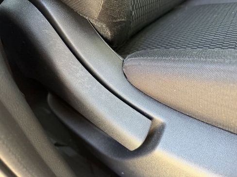 Used 2021 Nissan Rogue Sport S image 26