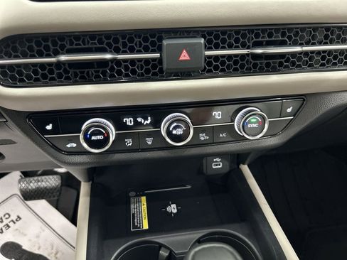 Used 2025 Honda HR-V EX-L image 16