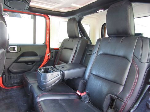 Used 2018 Jeep Wrangler Unlimited Rubicon AWD/4WD image 17