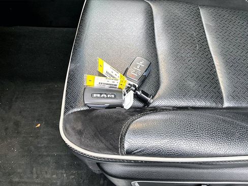 Certified 2022 RAM 1500 Laramie image 31