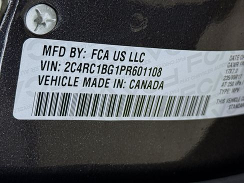 Used 2023 Chrysler Pacifica Touring-L FWD image 39