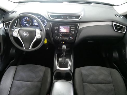 Used 2016 Nissan Rogue S image 10