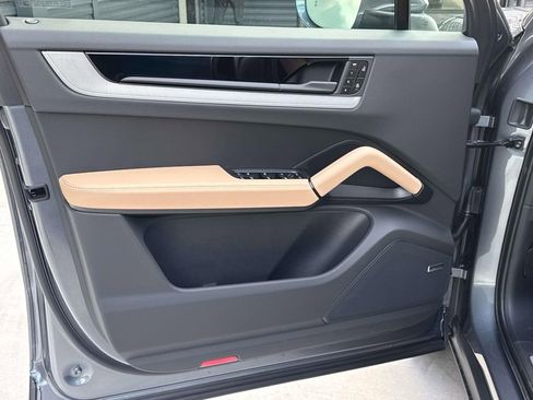 New 2026 Porsche Cayenne AWD/4WD image 22
