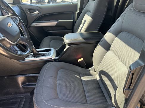 Used 2022 Chevrolet Colorado LT w/ Fleet Safety Package image 10