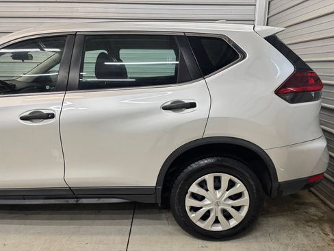 Used 2019 Nissan Rogue S AWD/4WD image 5